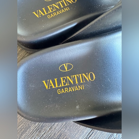 VALENTINO GARAVANI Rockstud Black Leather Platform Sandals Sandals - Picture 4 of 6